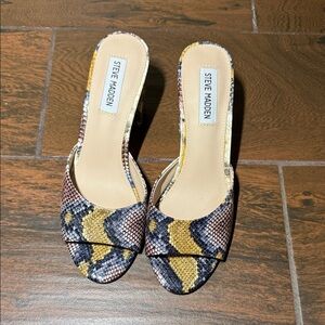 Steve Madden Yellow and Black Snake Print Heels